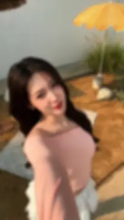 เพียงสบตาเธอนั้น