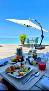 Comendo na praia 