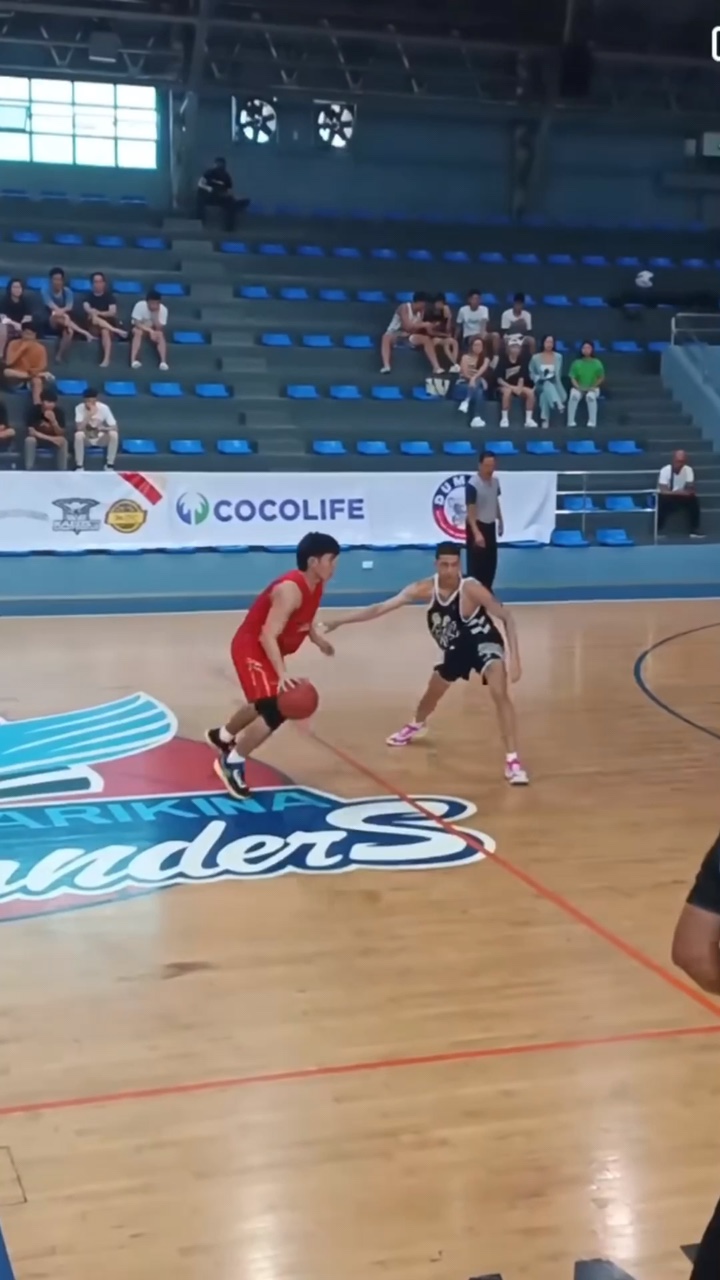 DUNK | BASKETBALL