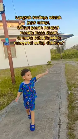 anak kecilku berlari