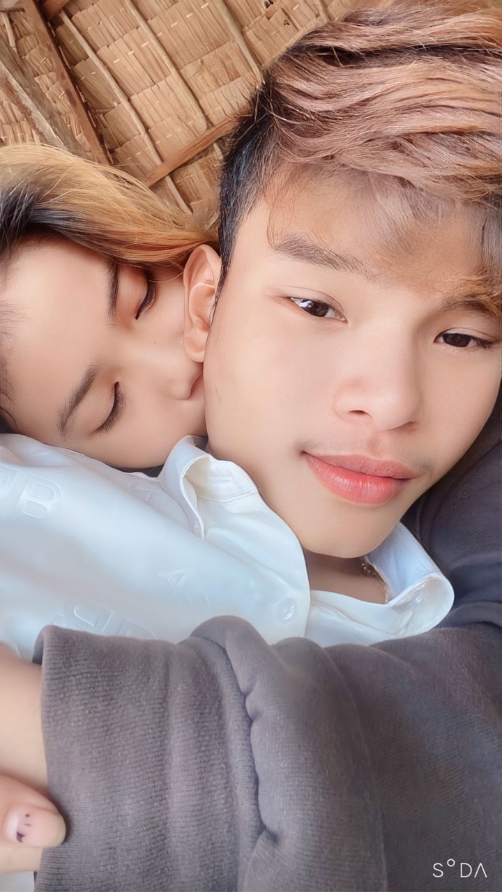 នៅក្បែរអូនបងសែន