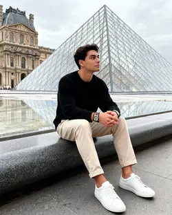 the Louvre Palace ai