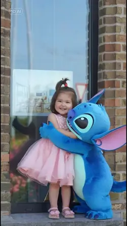 Stitch abraçando 