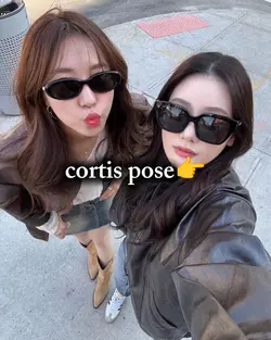 cortis pose