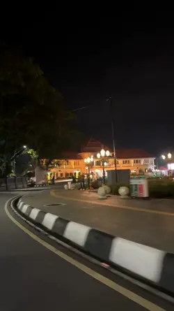 Malang di malam hari