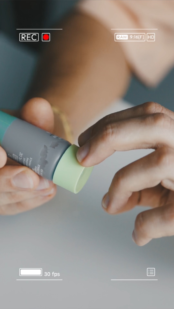 Pantalla de productos de belleza que golpea el estilo TikTok