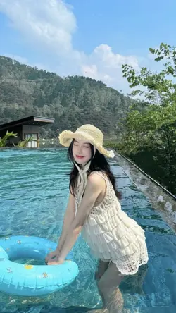 Em như hoa dịu dàng