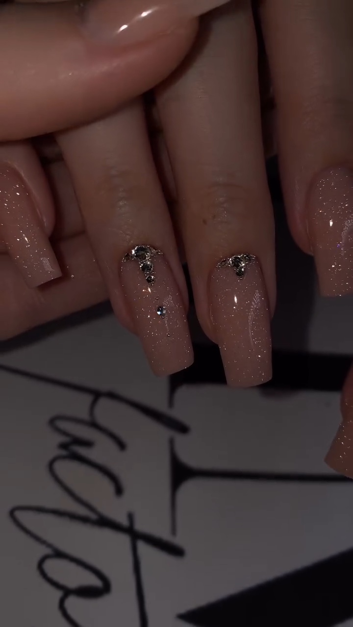 UÑAS 
