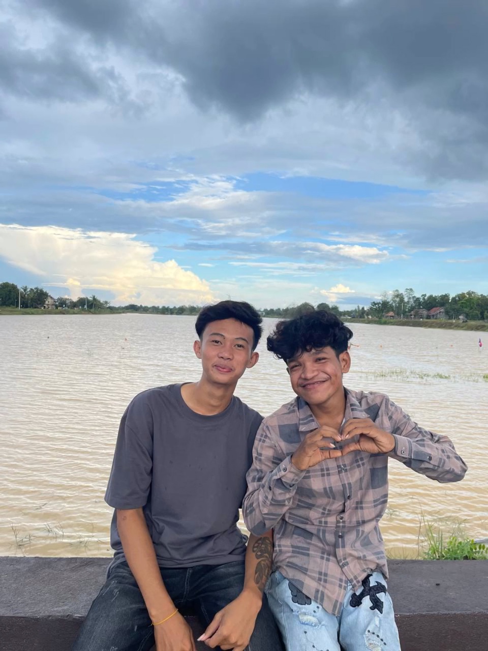 វង្វែងនិង