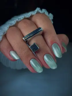 Nails 