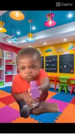 he stole my crayons😡