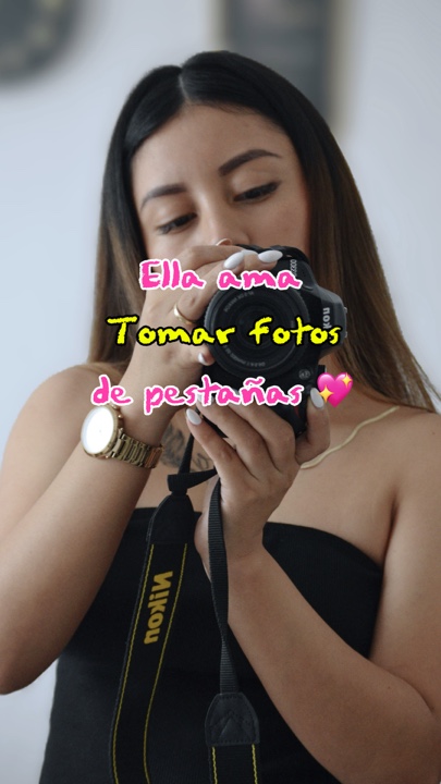 Ella ama tomar fotos