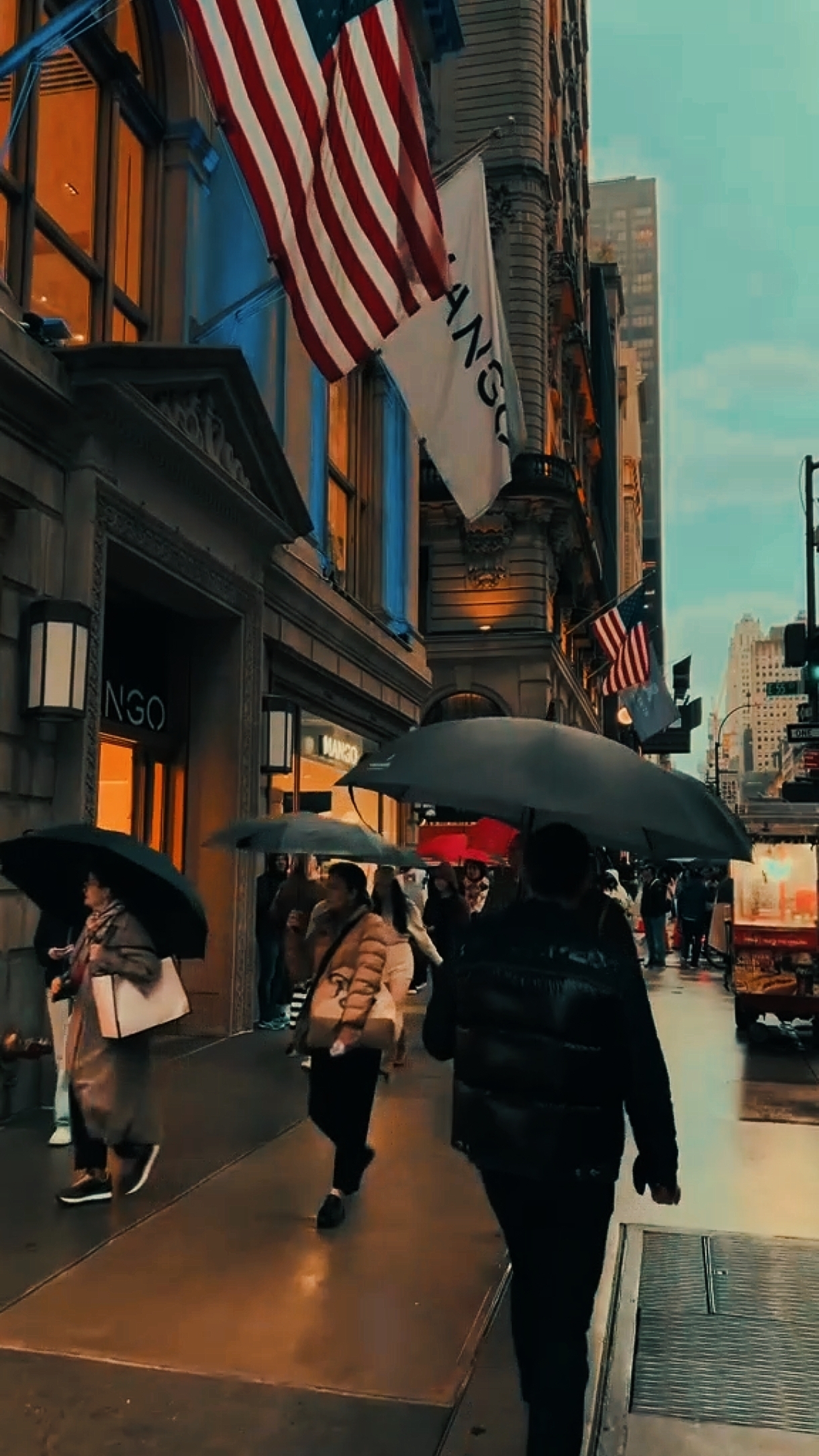City vlog mood