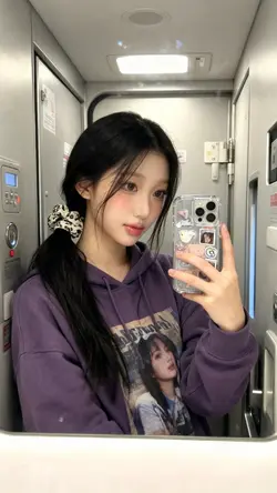 AI Mirror Selfie