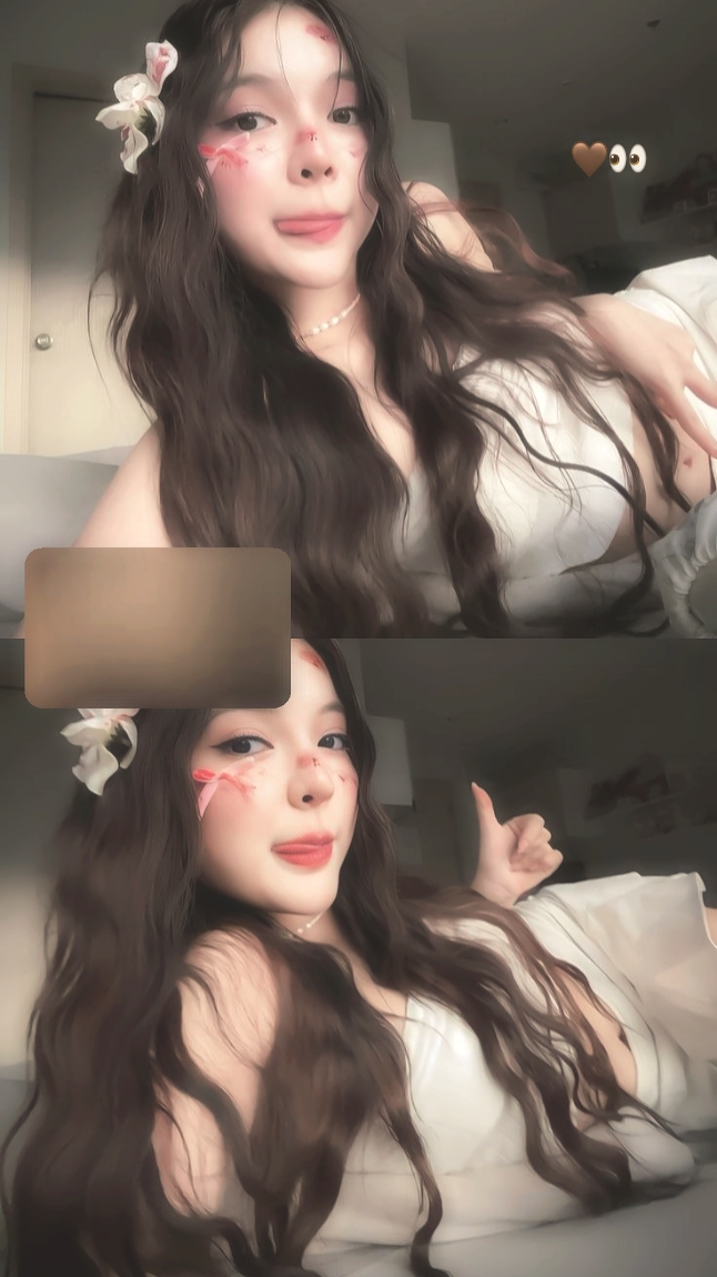 2 pics only girl