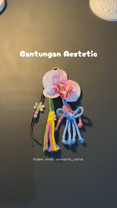Gantungan Estetik 