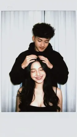 AI POLAROID COUPLE