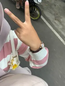 Punya pacar tetangga