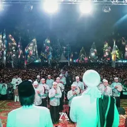 Maula Ya sholli 