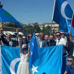 Bir ulkedir uzakta..