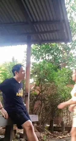 di peluk cewe cantik