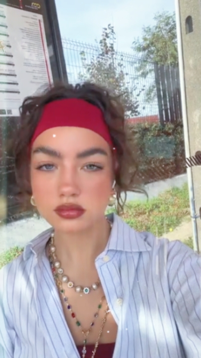 Chica rizada