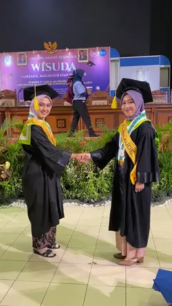 Transisi wisuda