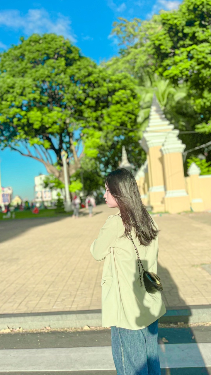 ស្រលាញ់គេតែម្នាក់ឯង សែនពិបាក