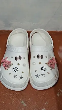 pin sandal baim