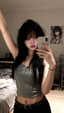 ☆:: AI Mirror Selfie