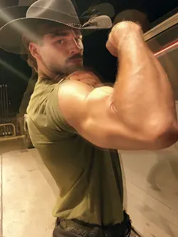 Vem cá neném HOODTRA