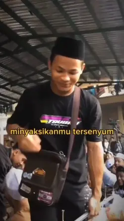 SENYUM MANIS