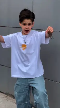 رقص~موزیک😍🕺