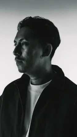 Berlayar jauh
