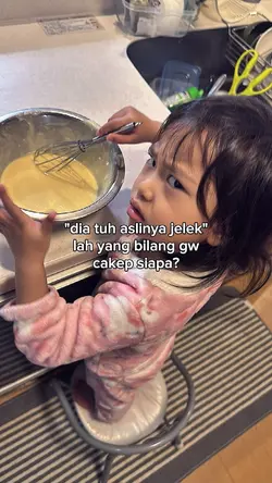 dia tuh aslinya