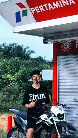 Stiker bisa digeser