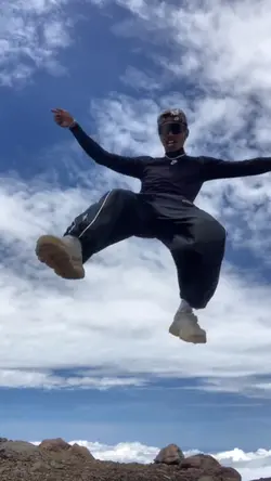 Jet jet2holiday tren