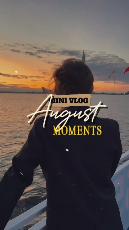 august moment
