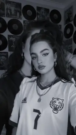 Sono sulla pista come un ladro, senti il ritmo!