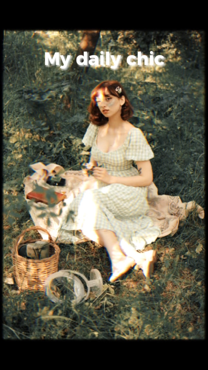 Fashion Display Retro TikTok Style