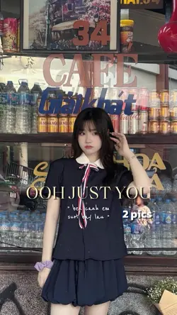 Bên cạnh em suốt..