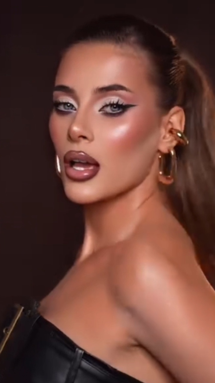 Modèle 💋💄💖