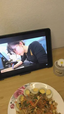 MUKBANG