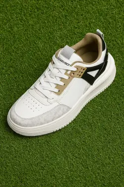 Sepatu Detail 