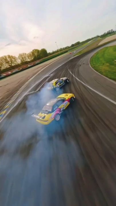 Racing car