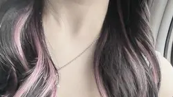 - pink hair 