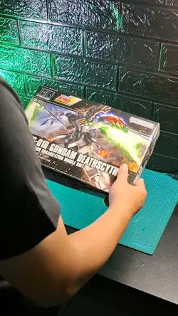 Unboxing Gundam lagi