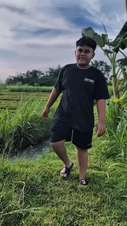 Maju Mundur Slowmo