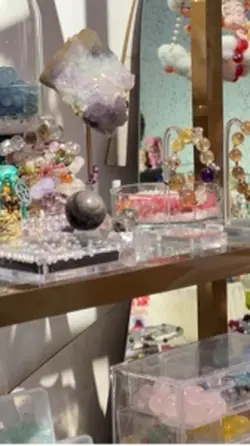 ត្បុងល្អ crystal