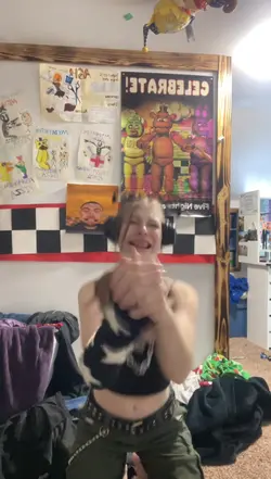 CRAYON MUNCHER🖍️🤤